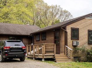 310 Erskine Rd #A, Stamford, CT 06903