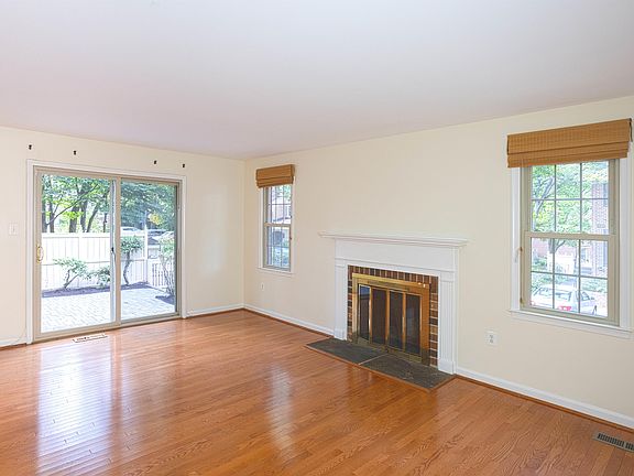 5th image of 11310 Empire Ln