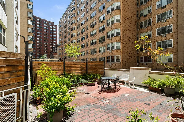 Sold by Compass | media 2