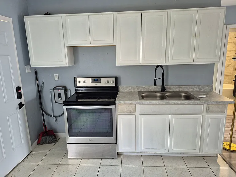 3408 E Dr Martin Luther King Jr Blvd #4 — Photo 3