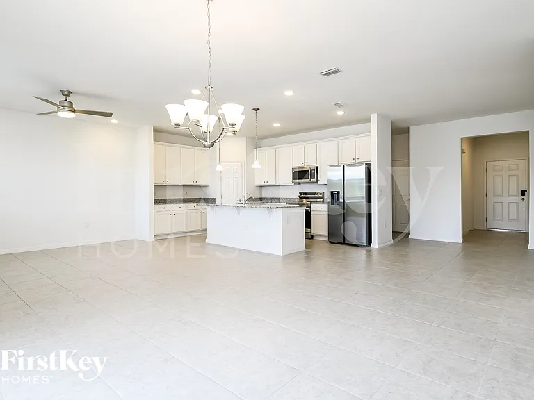 1622 Isleta Loop — Photo 6