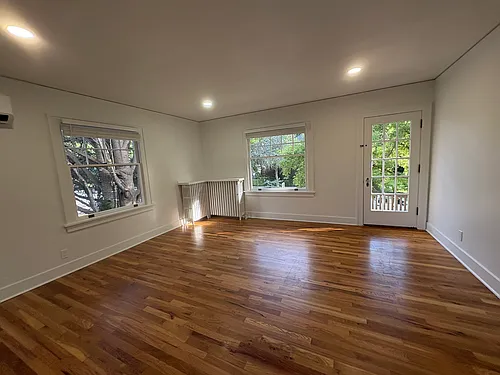 1008 W Hays St #1006-1 Photo 1