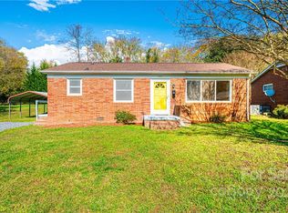 1423 16th Ave NE, Hickory, NC 28601