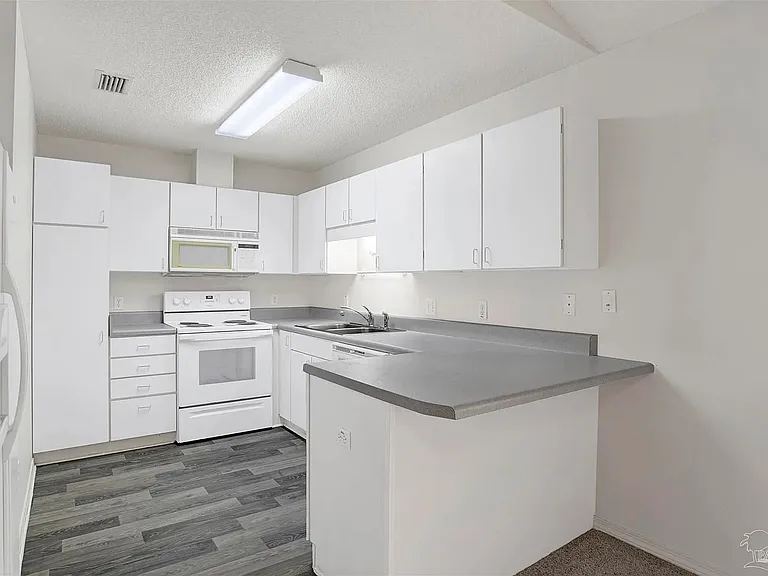 7814 Homestead Cir #A — Photo 5