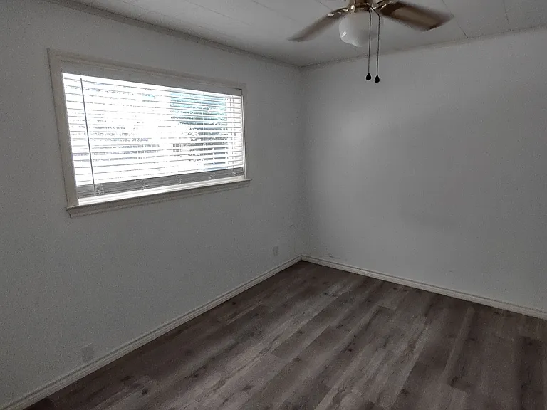 553 Sherwood Forest Dr — Photo 8