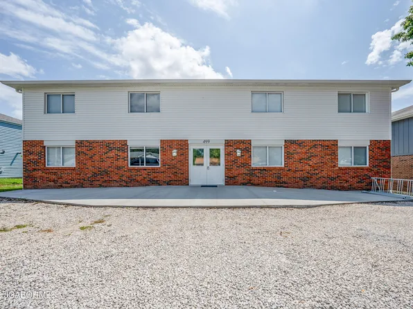 499 Perrey Dr, Holts Summit, MO 65043