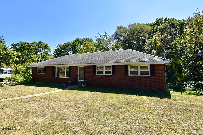 3rd image of 386 Church Road