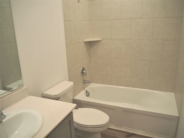 1800 Lakegrove Rd — Photo 22