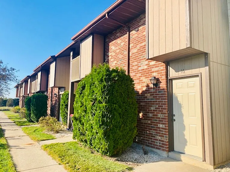 1750 Eldorado Dr #16 — Photo 2