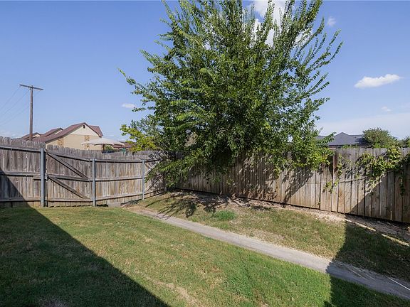 5th image of 303 Capps Dr