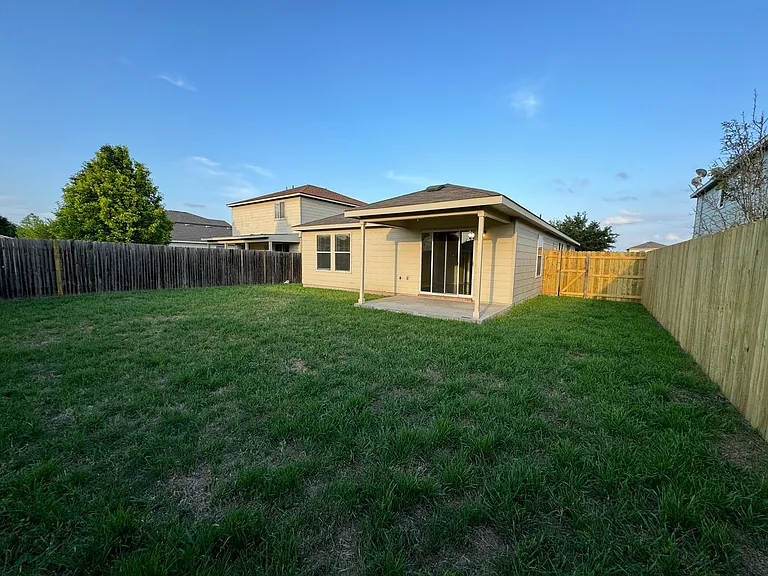 5704 Capricorn Loop — Photo 31