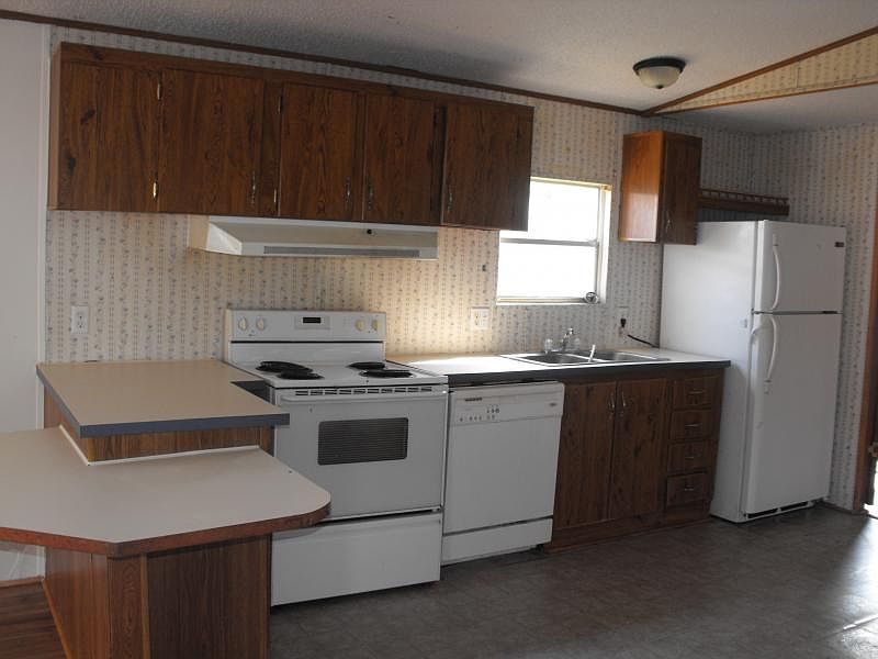 2nd image of 2613 Coffelt Rd Lot 90