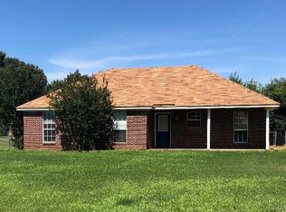 123 Meadowview Dr, Elmore, AL 36025