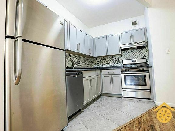 5th image of 1342 Hancock St #3C