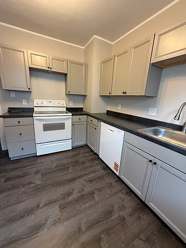 60 Sterling Ave #UPPER Photo 1 60 Sterling Ave #UPPER Photo 1