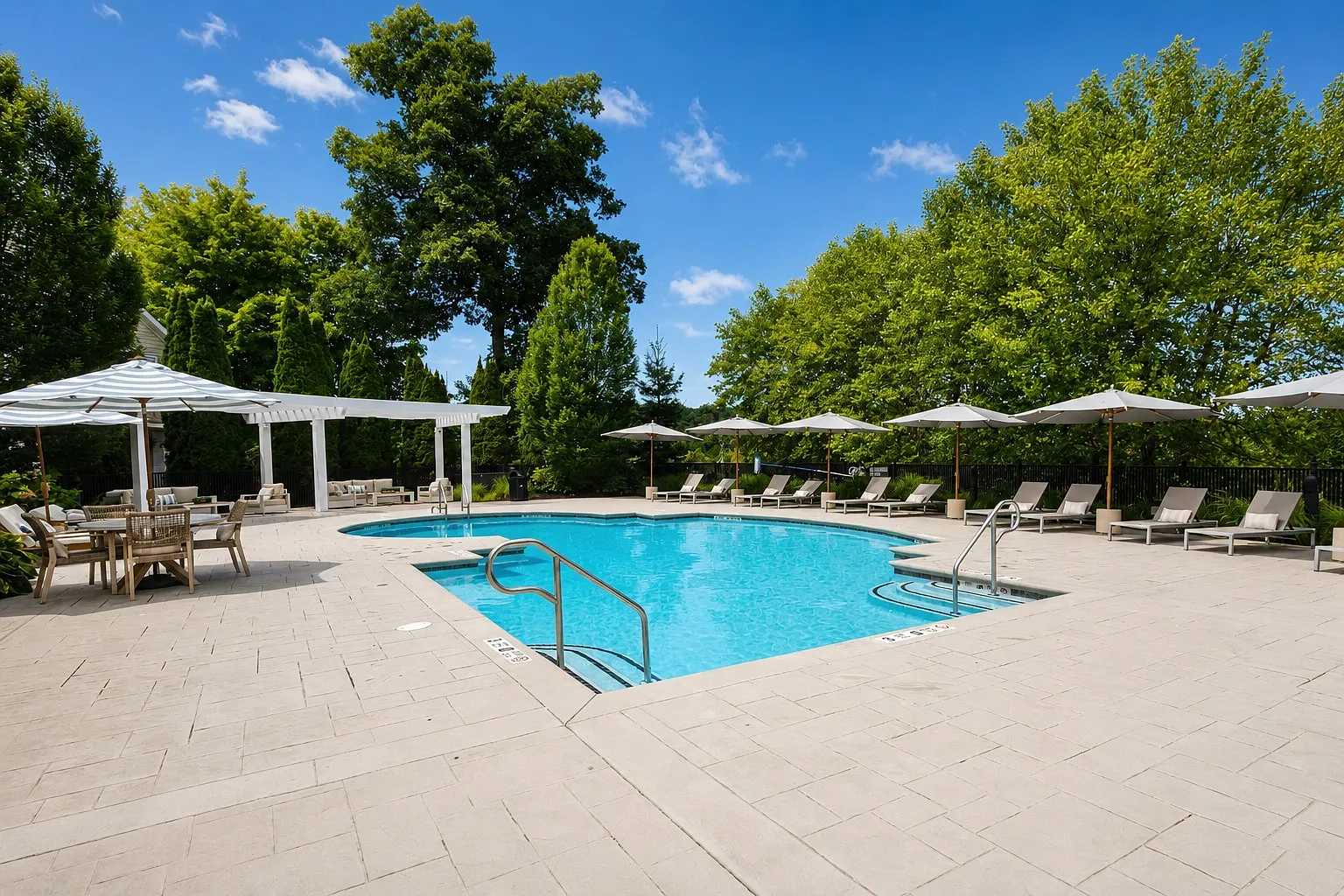 The White Oaks — Photo 2