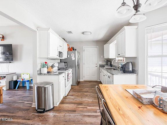 5th image of 139 Windwood Dr