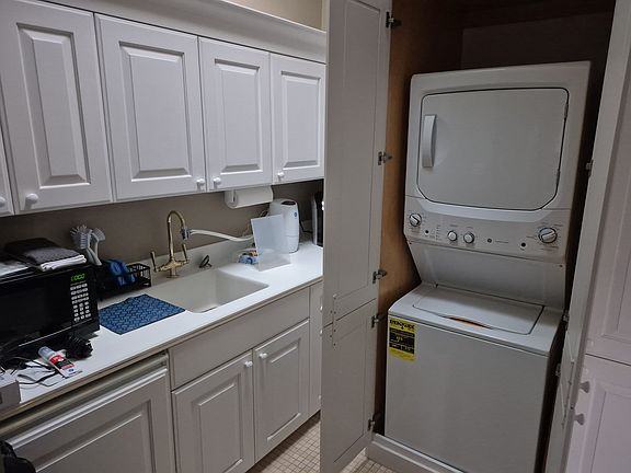 5th image of 2609 Dougall Rd #A