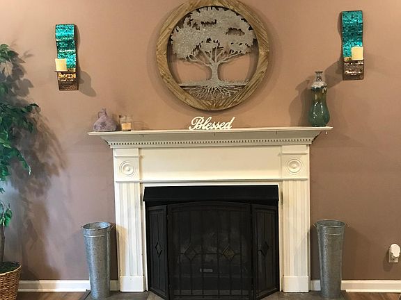 2nd image of 1321 Grand Ct