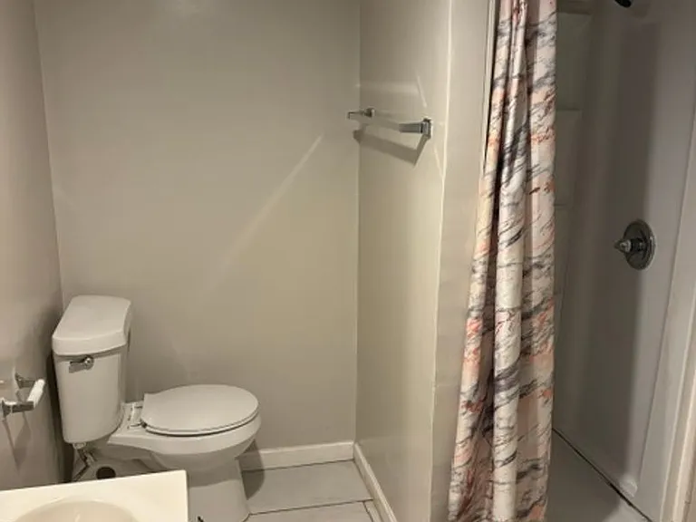 817 & 8175BLANDF Avenue — Photo 5