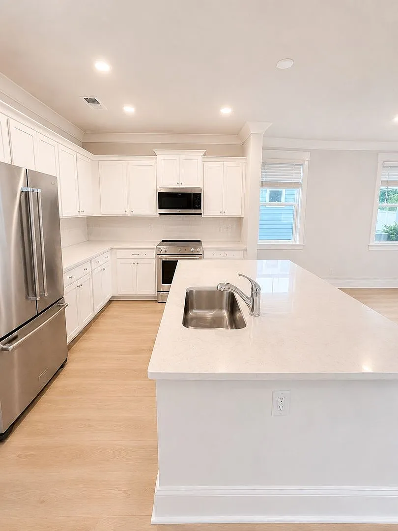 4 bed, 3.0 bath, 1632 sqft, $2,950 — Photo 4