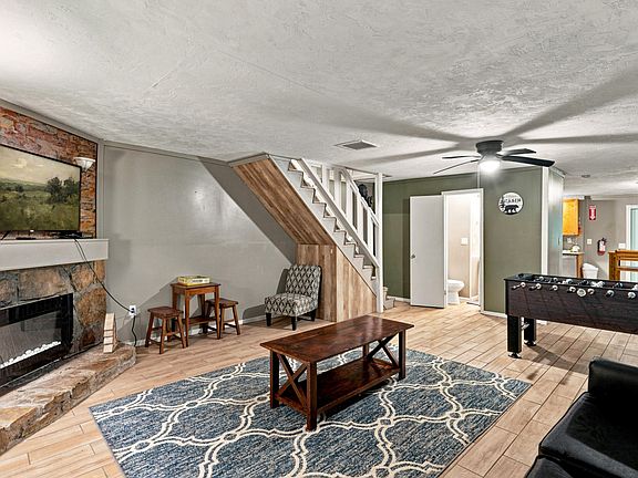 4th image of 903 Heiden Ct