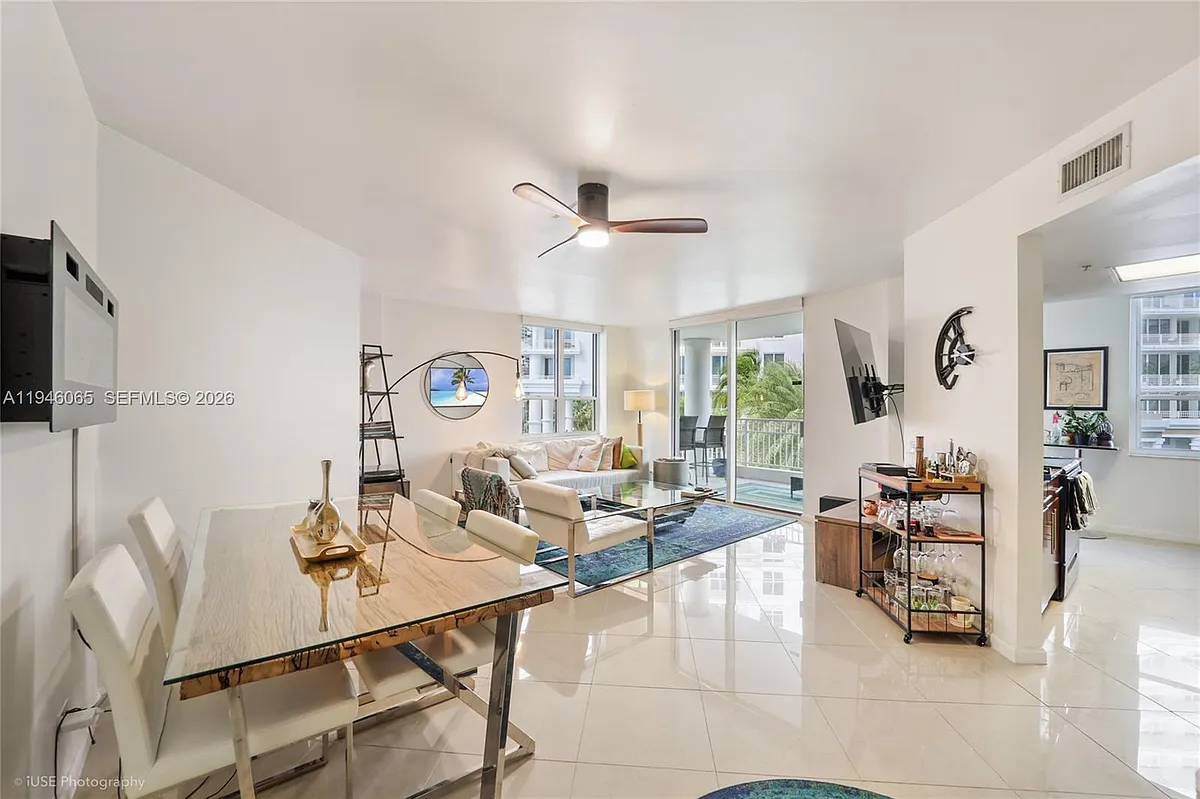 Building Photo - 701 Brickell Key Blvd #404