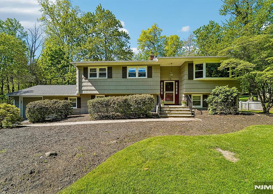 1st image of 44 Brookwood Dr