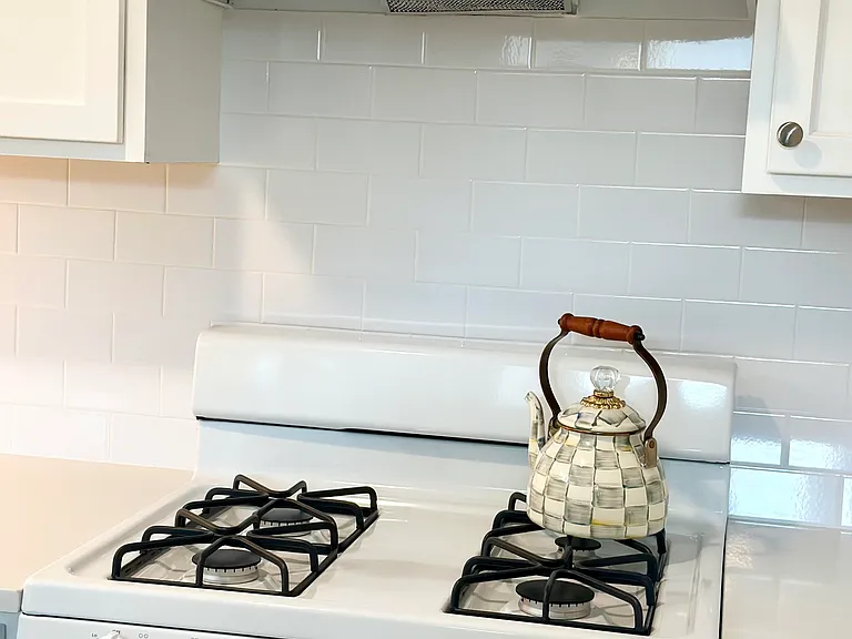 129 Satterlee St #1 — Photo 5