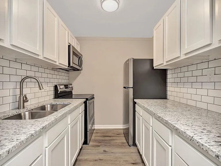 5615 Happy Hollow Rd #11 — Photo 3