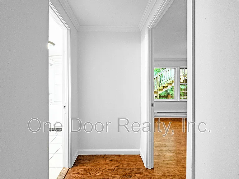 712 Powell St — Photo 21