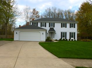 2361 Glen Valley Dr, Westlake, OH 44145