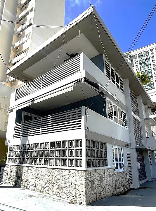 108 Del Parque St #2