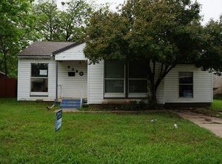 938 SW 4th St, Grand Prairie, TX 75051