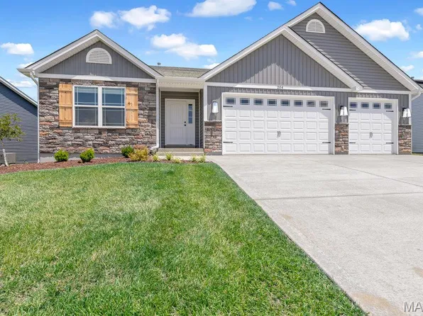 204 Woodhurst Dr, Wentzville, MO 63385