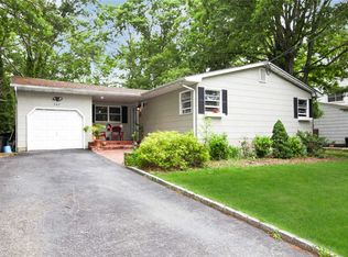 567 Johnson Ave, Ronkonkoma, NY 11779