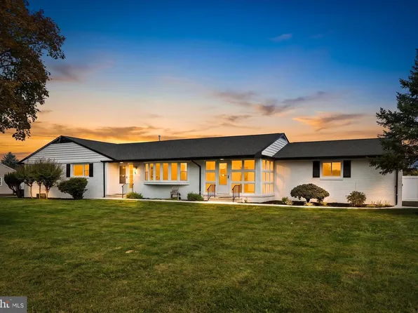 190 Robbins Edinburg Rd, Robbinsville, NJ 08691