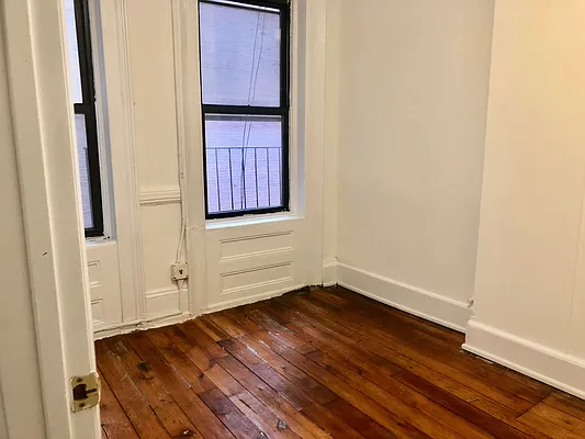 Rented by Avenues Real Estate | media 2