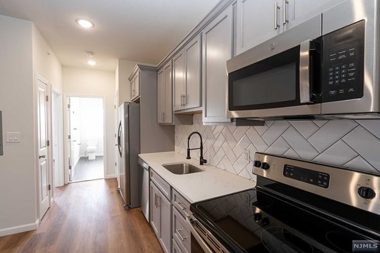 72 Burroughs Pl APT 4, Bloomfield, NJ 07003 Zillow