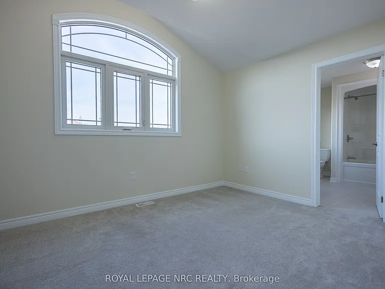 33 Cinnamon St — Photo 16