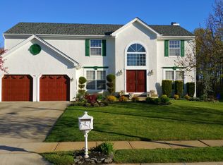 17 Columbia Dr, Marlton, NJ 08053