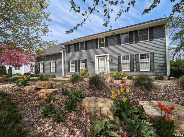 6113 Lakeshore Cir, Davenport, IA 52807