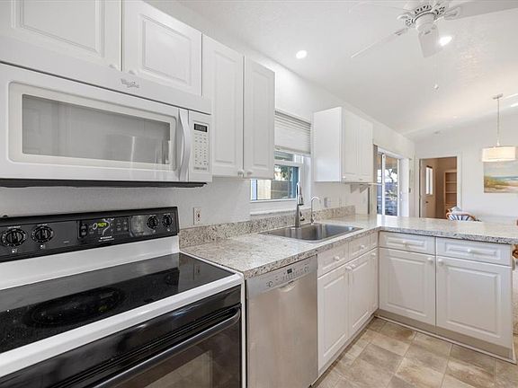 5th image of 950 Fundy Rd