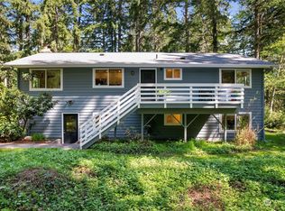 17702 Commons Rd SW, Vashon, WA 98070