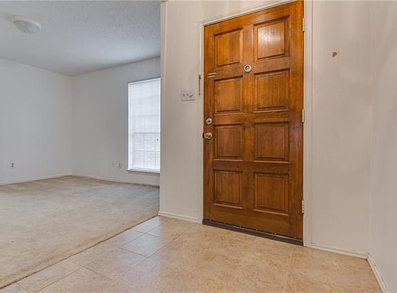 4th image of 2311 Dartmouth Dr