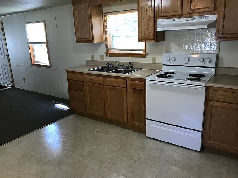 7600 Heatherstone Dr #10 — Photo 6
