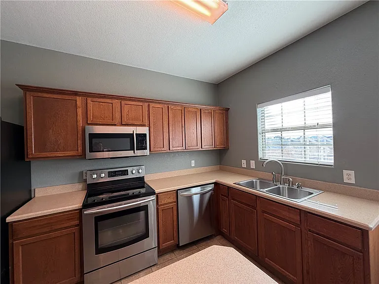 5509 Candace St — Photo 10