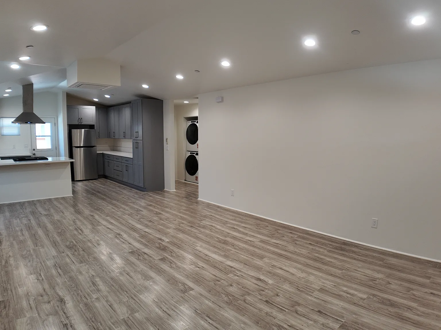 2 bed, $4,500 — Photo 2