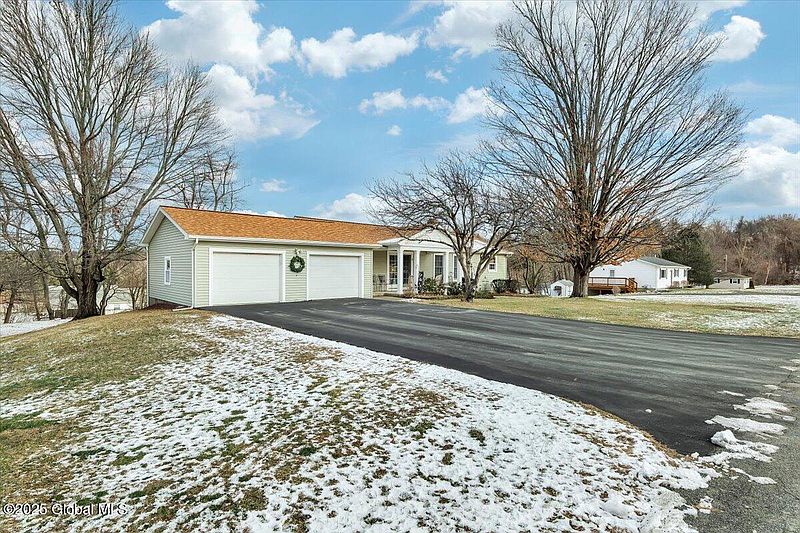 2nd image of 5 Washington Drive