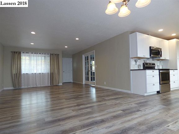 5th image of 460-070 Ponderosa Blvd